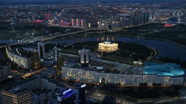 Kazakistan'da 2023'te Devletin Tüm Siyasi Kilit Kurumları Yenilenecek